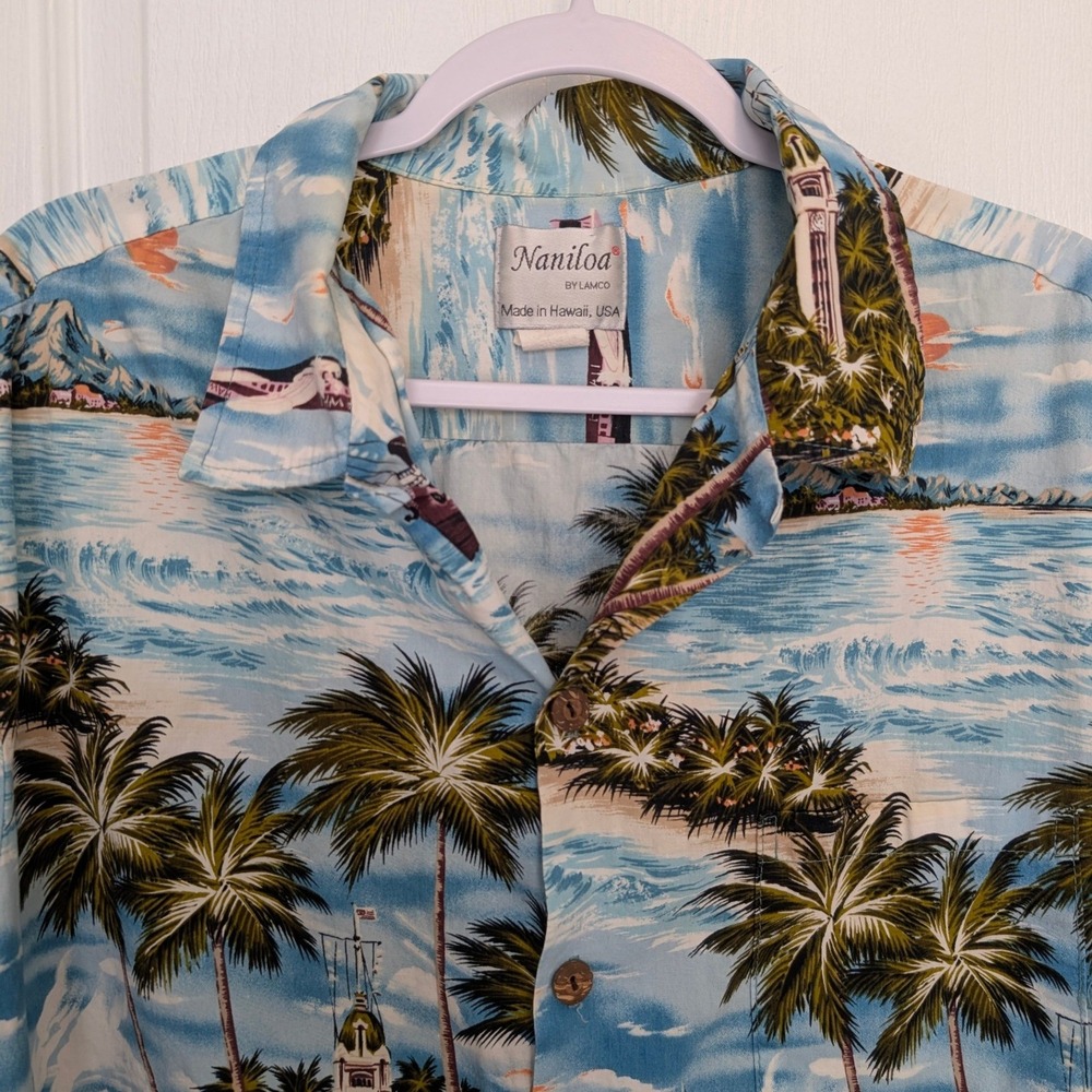 Vintage Naniloa Lamco Mens 2XL Hawaiian Shirt with local scenery. Made in Hawaii